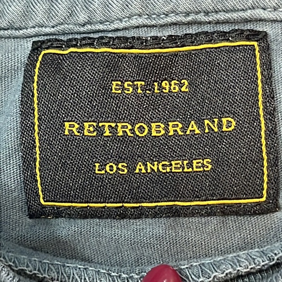 Gray Kiss RED LIPS SHORT crop top t shirt RETROBRAND Los Angeles size small med. - Picture 3 of 7